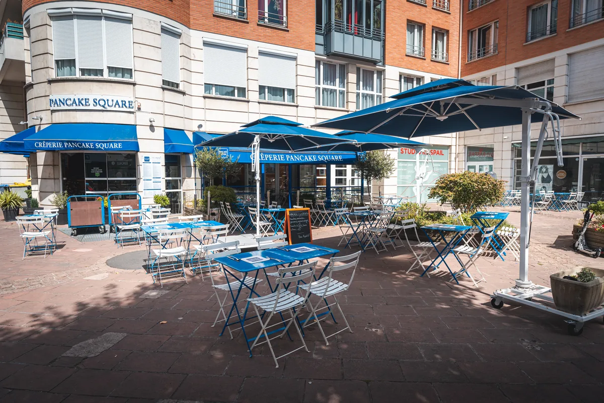 Pancake Square — Terrasse en journée